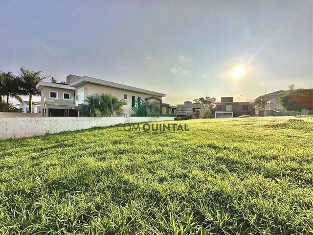 Terreno para Venda em Carapicuíba - 2