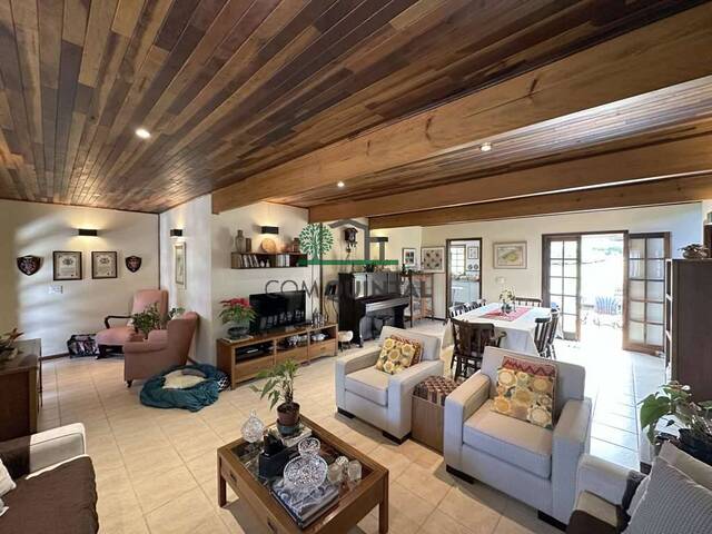 Casa para Venda em Jandira - 2