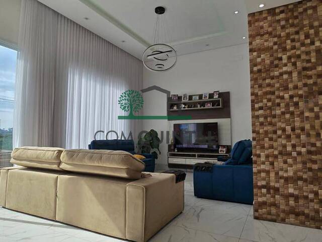 Casa para Venda em Jandira - 2